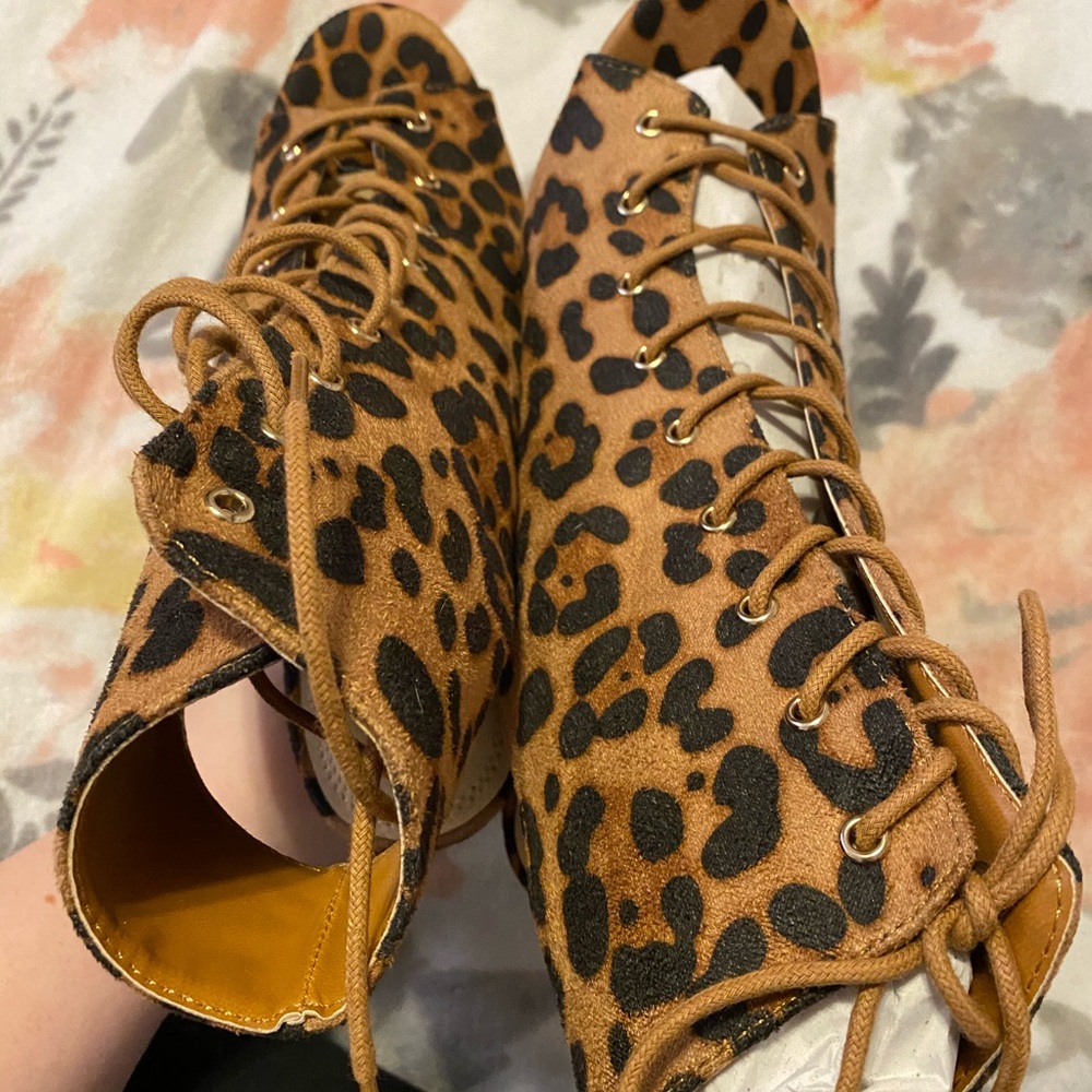 Leopard Heels - Picture 4 of 4